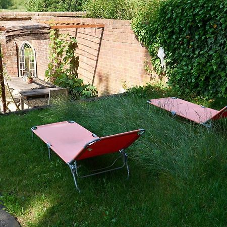 Hut64 Villa Alderbury Buitenkant foto